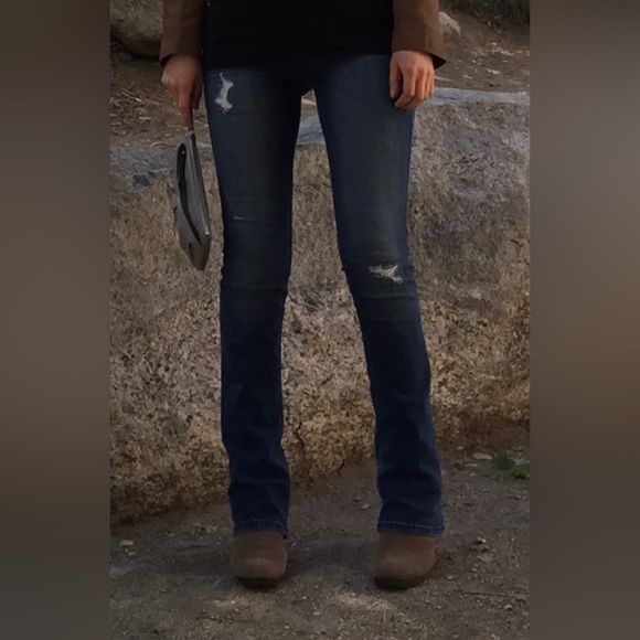 Hollister | Low Rise 0R Bootcut Jeans - Picture 4 of 16